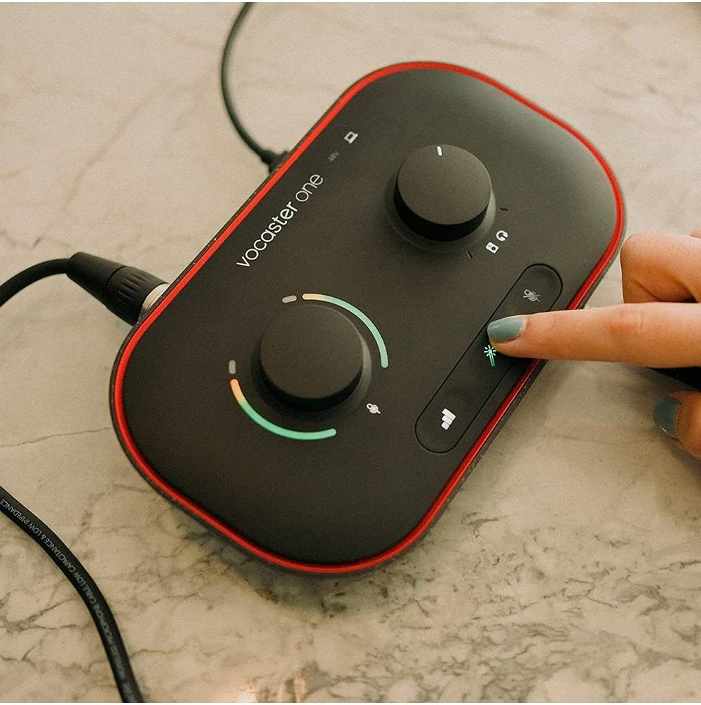 Focusrite Vocaster One Studio
