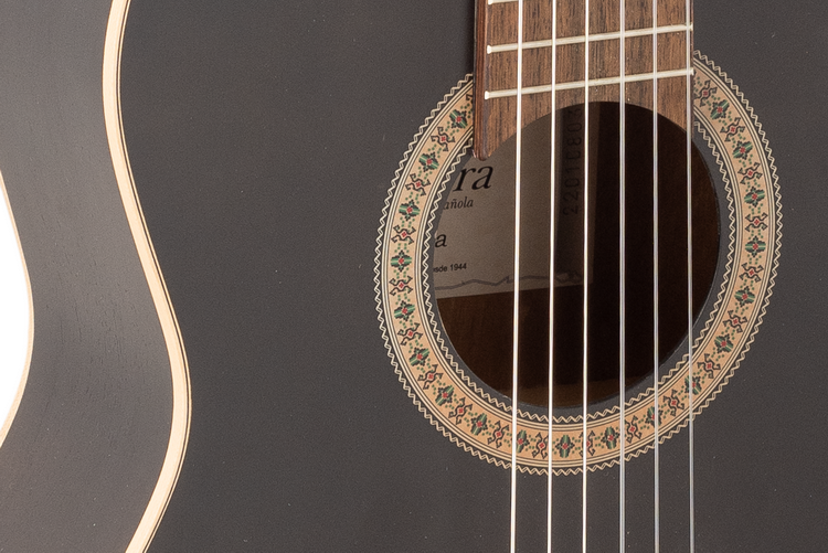 Admira Luna classical guitar
